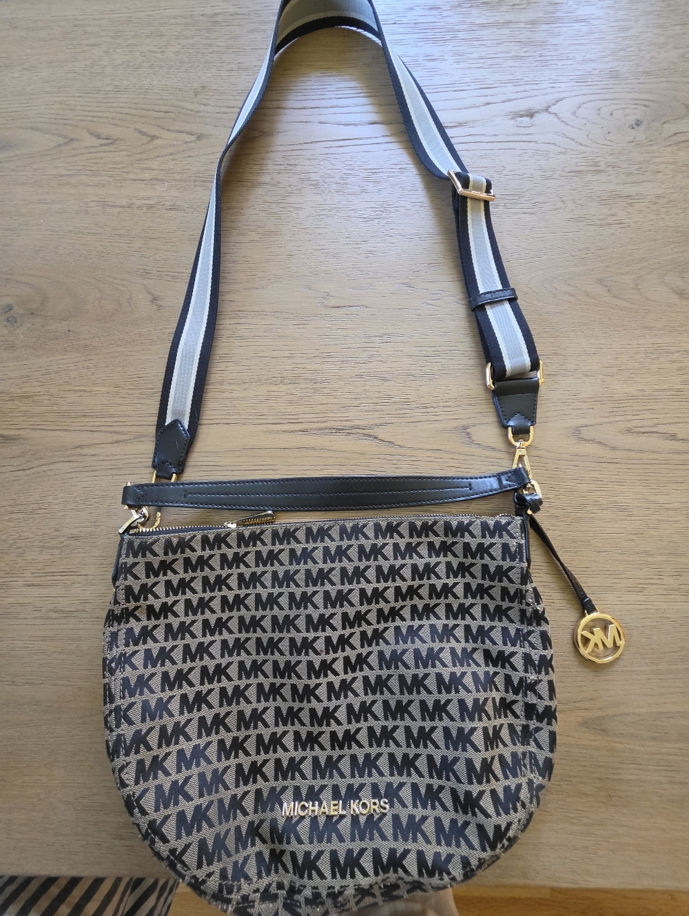 Michael Kors Bedford Conv Crossbody/Shoulder Bag - Biege/Black